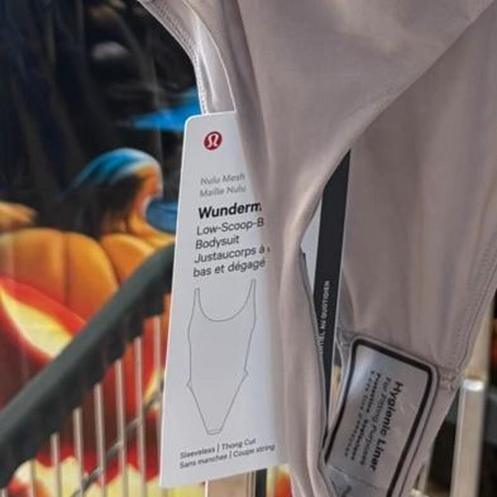 Lululemon wunder under low scoop